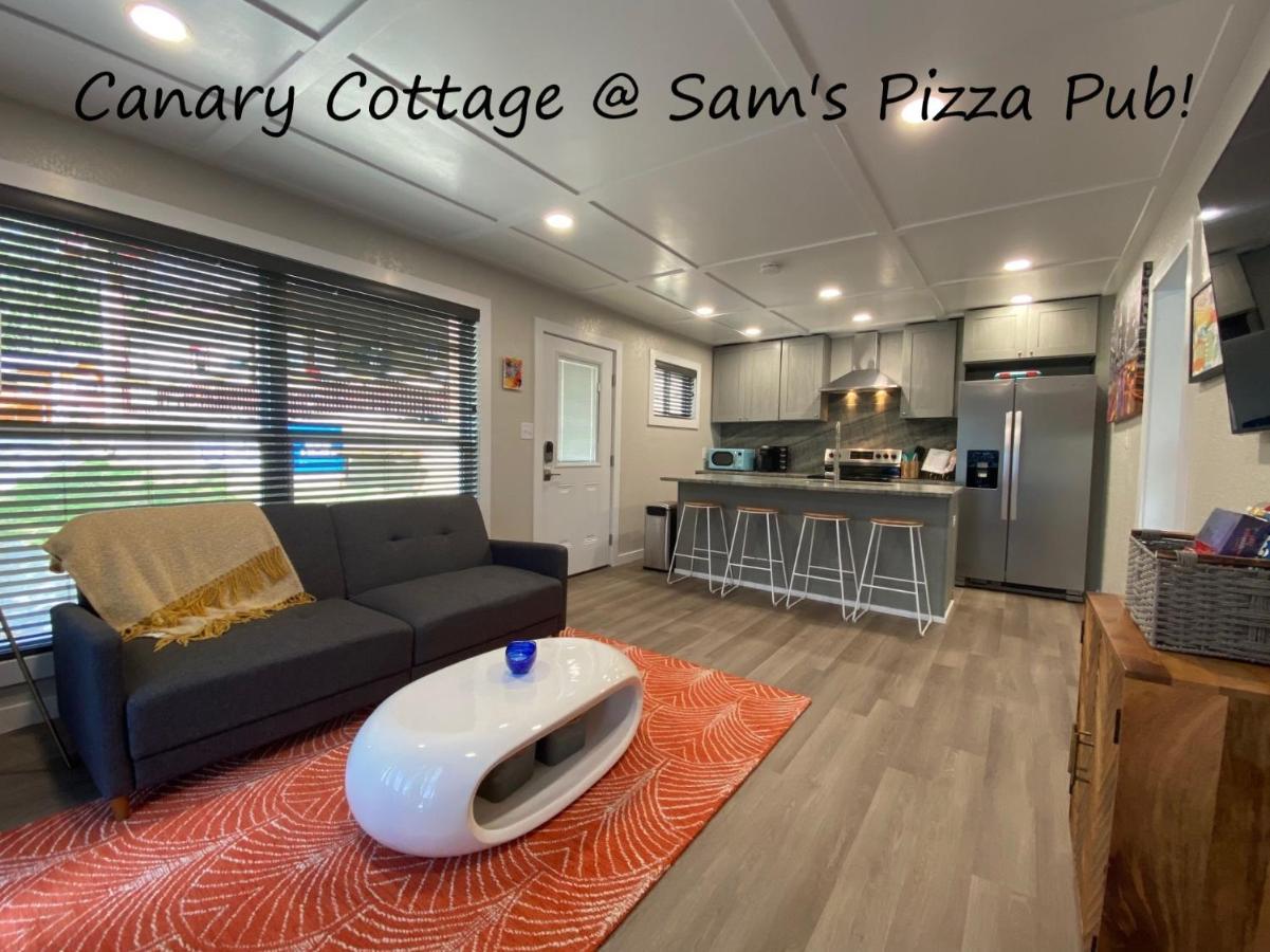 Canary Lake Cottage W/Hot Tub At Sam'S Pizza Hot Springs Exterior photo